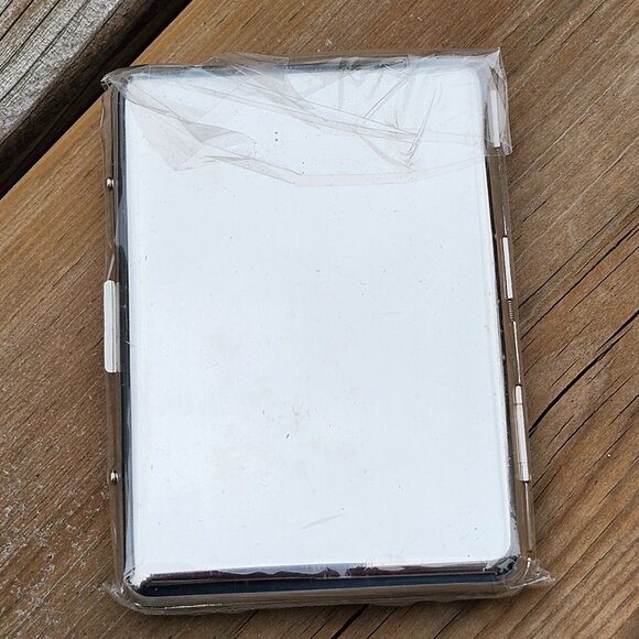 GREEN DAY Cigarette Case AMERICAN IDIOT BNIP Exploding Heart - Picture 3 of 3